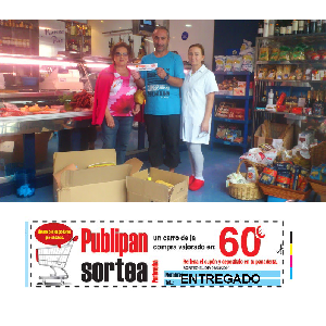 Pontevedra hace entrega de un premio valorado en 60 euros.